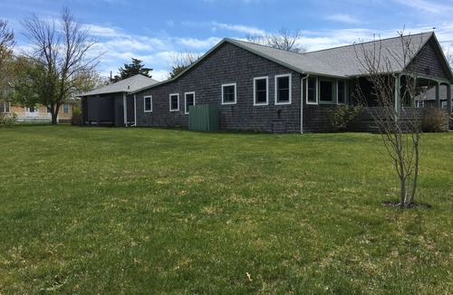 East Chop House | Martha's Vineyard Oak Bluffs East Chop Summer Vacation Rental Home 4 Bedroom