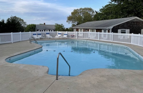 Tisbury Apartment | Martha’s Vineyard Condo w/Pool minutes from Ferry