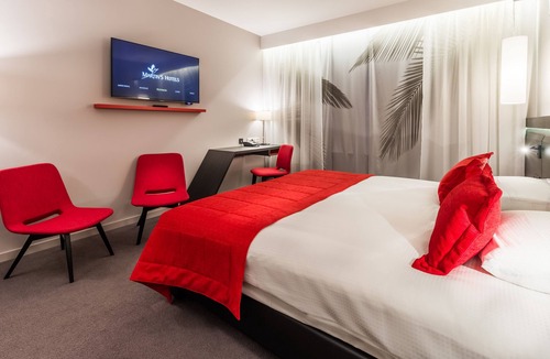 Tubize Hotel | Martin's Red