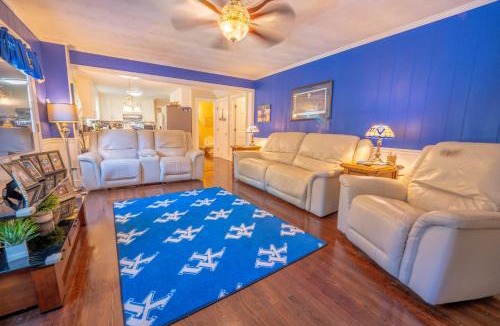Martinsville House | Martinsville Gem - Fireplace, Pets, Near the Park