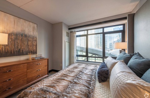 Dudley - Brunswick King Apartment | Marvelous 2-bedroom apartment in Boston with WiFi