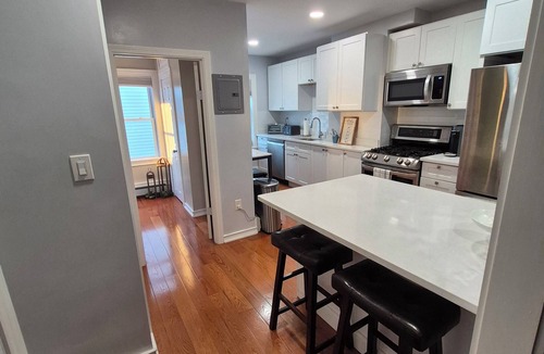 Fort Point Condo | Marvelous 2-bedroom condo in South Boston with Private Parking
