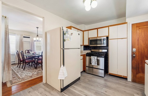 Hackensack House | Marvelous 3-bedroom Family Retreat Near NYC w/ Parking & Views