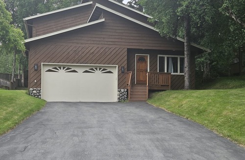 Sand Lake House | Marvelous 4-bedroom house in Anchorage with lake access, fully renovated in 2024