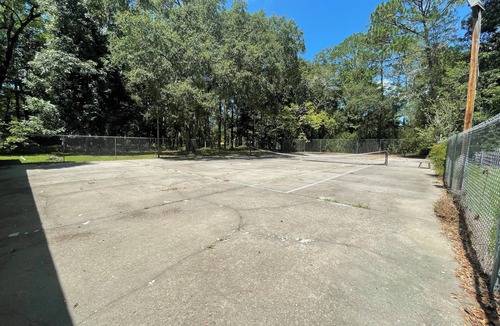 Gainesville House | Marvelous 4-bedroom house with pool and AC in Gainesville