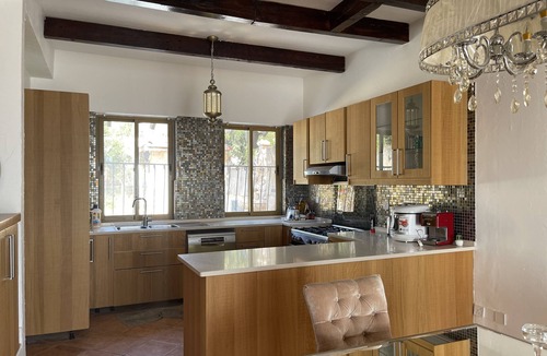 Suwailih Villa | Marvelous 4-bedroom villa in Amman with WiFi, AC , Swimming Pool, Outdoor HotTub