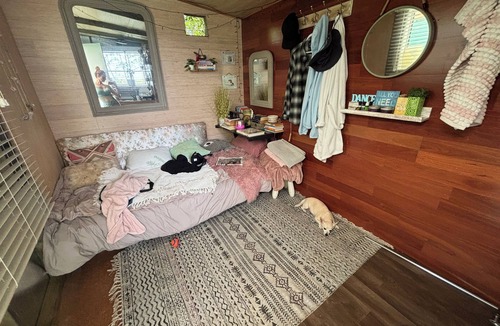 Brisbane Waterfront Cabin | Marvelous cabin in Karragarra Island
