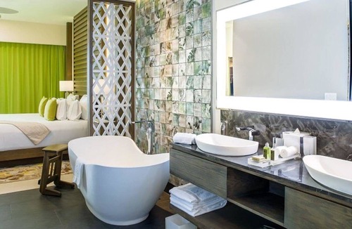Playa Mujeres Hotel | Marvelous hotel suites in Cancun with fitness room and AC,