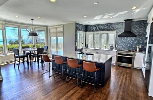 Mequon House | Marvelous in Mequon