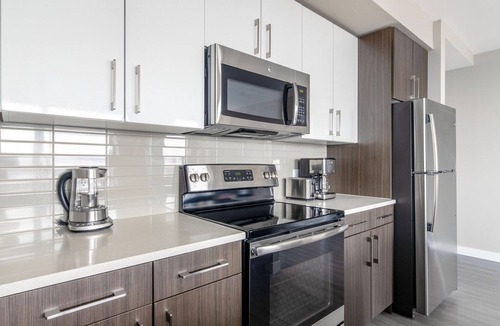 West End Apartment | Marvelous North Station 2BR w/Gym, close Shops & Dining, by Blueground