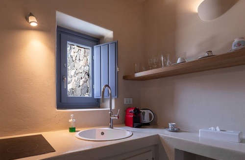 Pyrgos Villa | Marvelous Santorini Apartment | 1 Bedroom Suite | Apartment Jakotsumaru