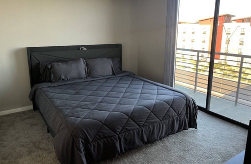 Avondale Apartment | Marvelous up view penthouse with pool and game room.