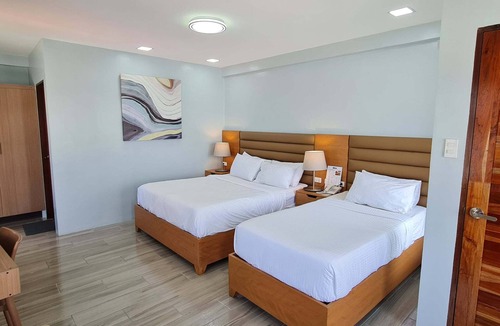 Naval House | Marvin's Seaside Inn