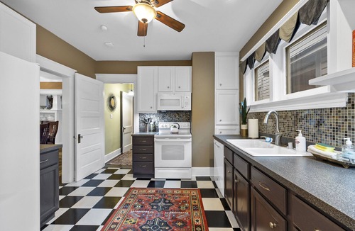 Bonnycastle House | MARYLAND HOUSE -HIGHLANDS - Charming koi pond, WALK TO ALL