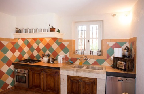 Roussillon House | Mas Boulache charm comfort from 2 to 9 persons electric vehicle and wifi terminal