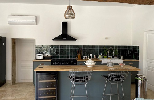 Tarascon House | Mas de Gibre - large house 16 p. with swimming pool in Provence, Arles/Avignon