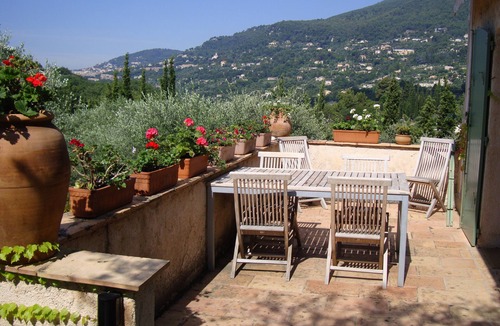Chateauneuf-Grasse Villa | Mas des Corneilles, large house in private secluded garden with pool and many olive trees