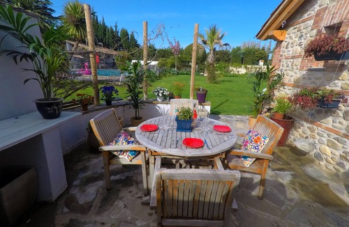 Perpignan House | Mas Des Fleurs - Heated pool - Child friendly gardens - Beach 10mins