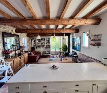 Saint-Hippolyte-le-Graveyron Bed & Breakfast | Mas Allègre