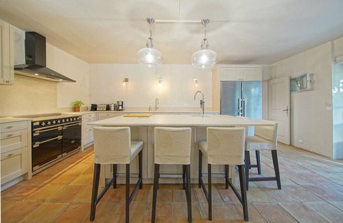 Saint-Martin-de-Castillon House | Mas Provençal dans un petit hameau avec vue panoramique sur le Luberon