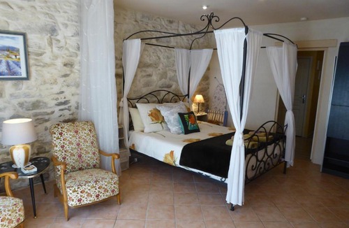 Rognonas Apartment | Mas Saint Antoine