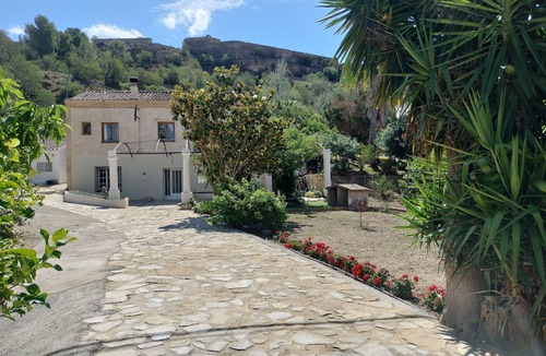 Tortosa House | Masia Bernat: Antigua Masía en la Naturaleza Para Grupos