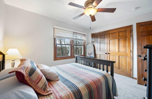 Lockerbie Square Apartment | Mass Ave Gem and steps away from Yoga Studio