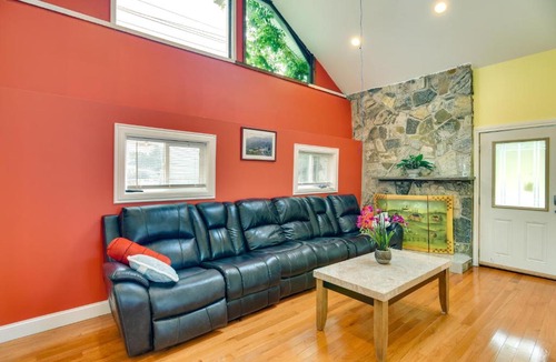 Somerset House | Massachusetts Vacation Rental: 5 Mi to Fall River