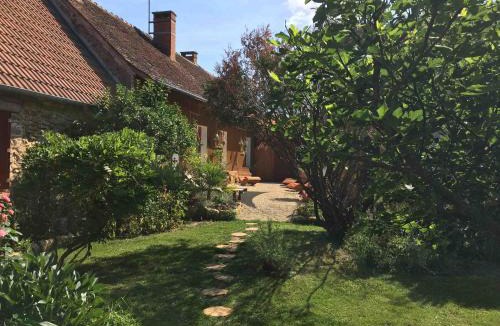 Saint-Georges-sur-la-Pree House | Massages du Monde
