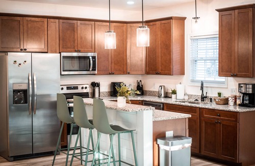 McGaheysville Ski Chalet | Massanutten Vacation! Family Home with 3 King Beds + Large Hot Tub