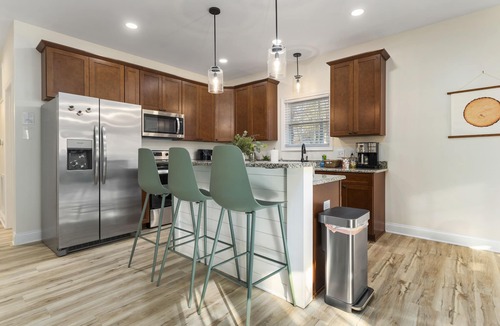 McGaheysville Ski Chalet | Massanutten Vacation! Family Home with 3 King Beds + Large Hot Tub