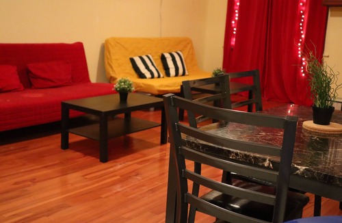 Queens House | MASSIVE 2 BR 2 BATH 15 MIN TO MIDTOWN IN VIBRANT NEIGHBORHOOD