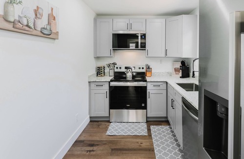 College Heights House | Massive 3BR Stay with Private Office & Extra-Large Living/Dining