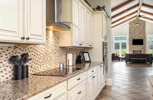 Matthews House | Massive 6 Bed-Perfect 4 Groups