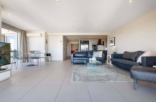 Mount Maunganui Apartment | Massive apartment with huge views!