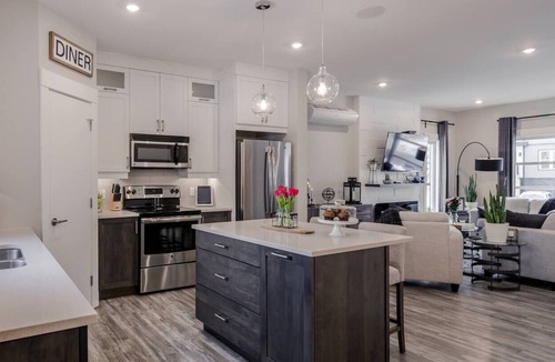 Halifax House | ☆ MASSIVE Duplex ☆ Luxury 3 Bedroom ☆