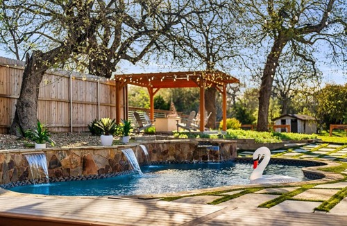 River Ridge House | Massive Retreat-Pool-Pickleball-Gameroom+Much More
