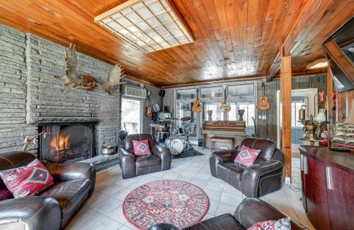 East Branch House | Massive Roscoe Retreat: Great for Large Groups!