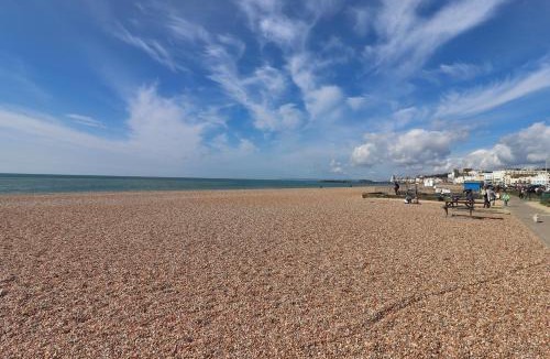 Old Town Hastings Hotel | Master accommodation suite 2 sea view with balcony