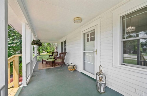 West Des Moines House | Master BR 3/4-BA walk-in closet in an elegant spacious home in West Des Moines
