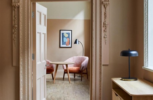 Dowgate Apartment | master Cannon