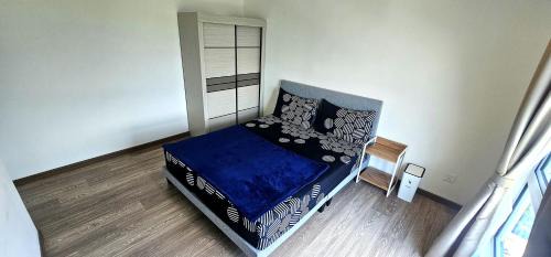 Kajang House | Master Room with Private Bath at Kajang
