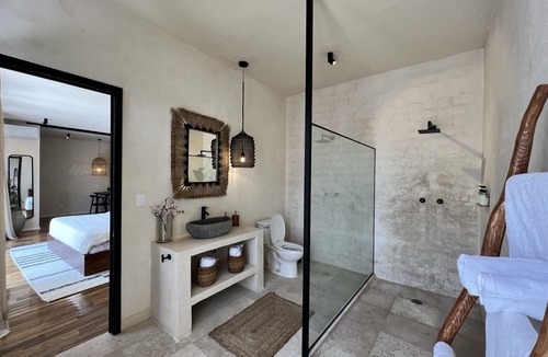 La Cruz Hotel | Master Suite en Casa Realm en el corazon de Qro.