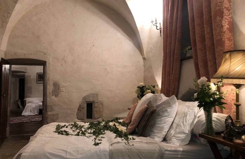 Montanges Bed & Breakfast | Master Suite in the Castle Tower