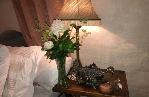 Montanges Bed & Breakfast | Master Suite in the Castle Tower