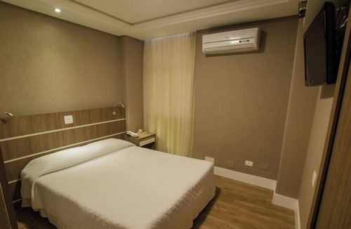 Civic Center Hotel | Master Suite w/Enough Space For a Group