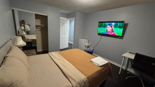 Rathwood House | Masterbedroom with Private washroom