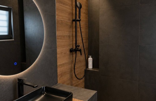 Lahania Hotel | Mat Suites