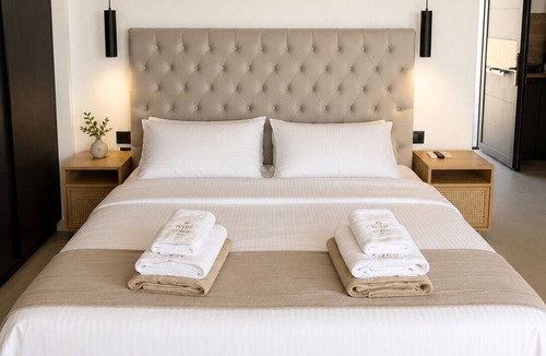 Lahania Hotel | Mat Suites