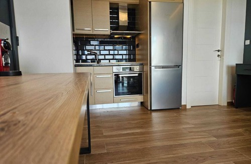 South Rhodes House | Mat Suites